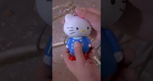 Use-a-toy-to-Open-the-Door-TikTok-Creative-Humor-Video-lFunny-Video-Long-Mom